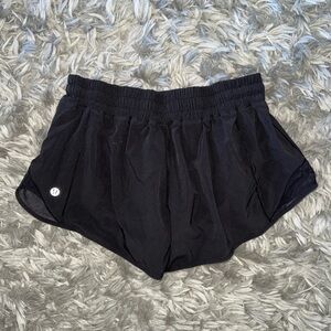 Lululemon Hotty Hot Shorts size 8. 2.5”